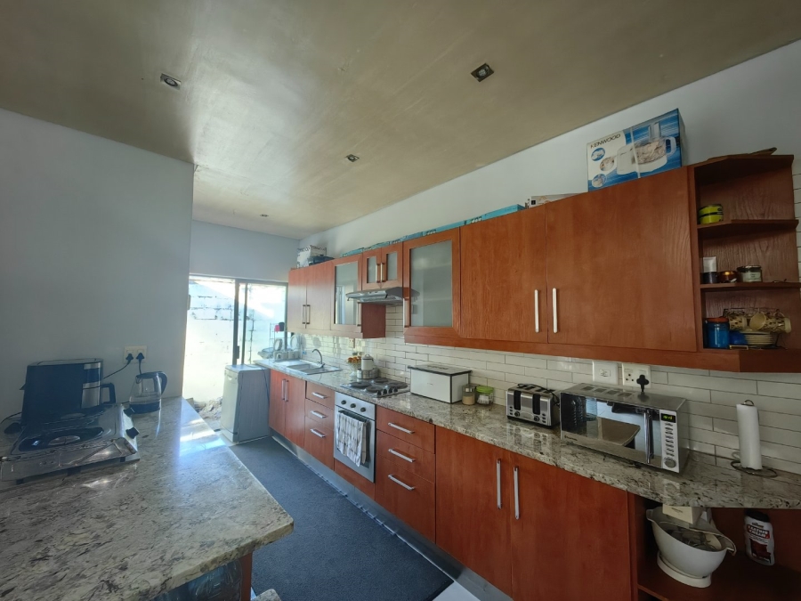 8 Bedroom Property for Sale in Belgravia Western Cape